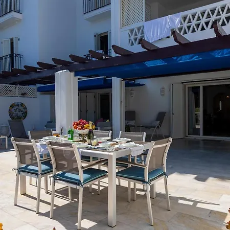Apartment Beachfront Luxury Appartment, Playas Del Duque, Puerto Banus,