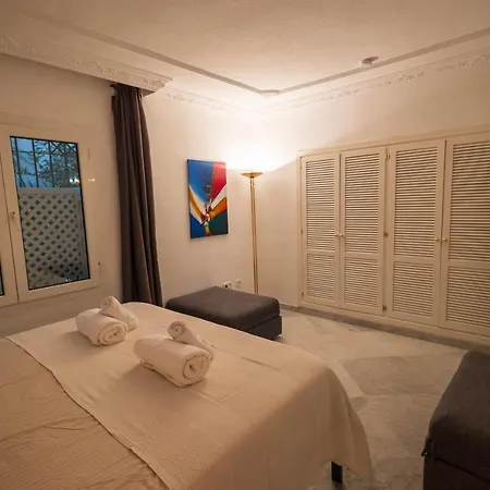 Beachfront Luxury Appartment, Playas Del Duque, Puerto Banus, Apartment Marbella